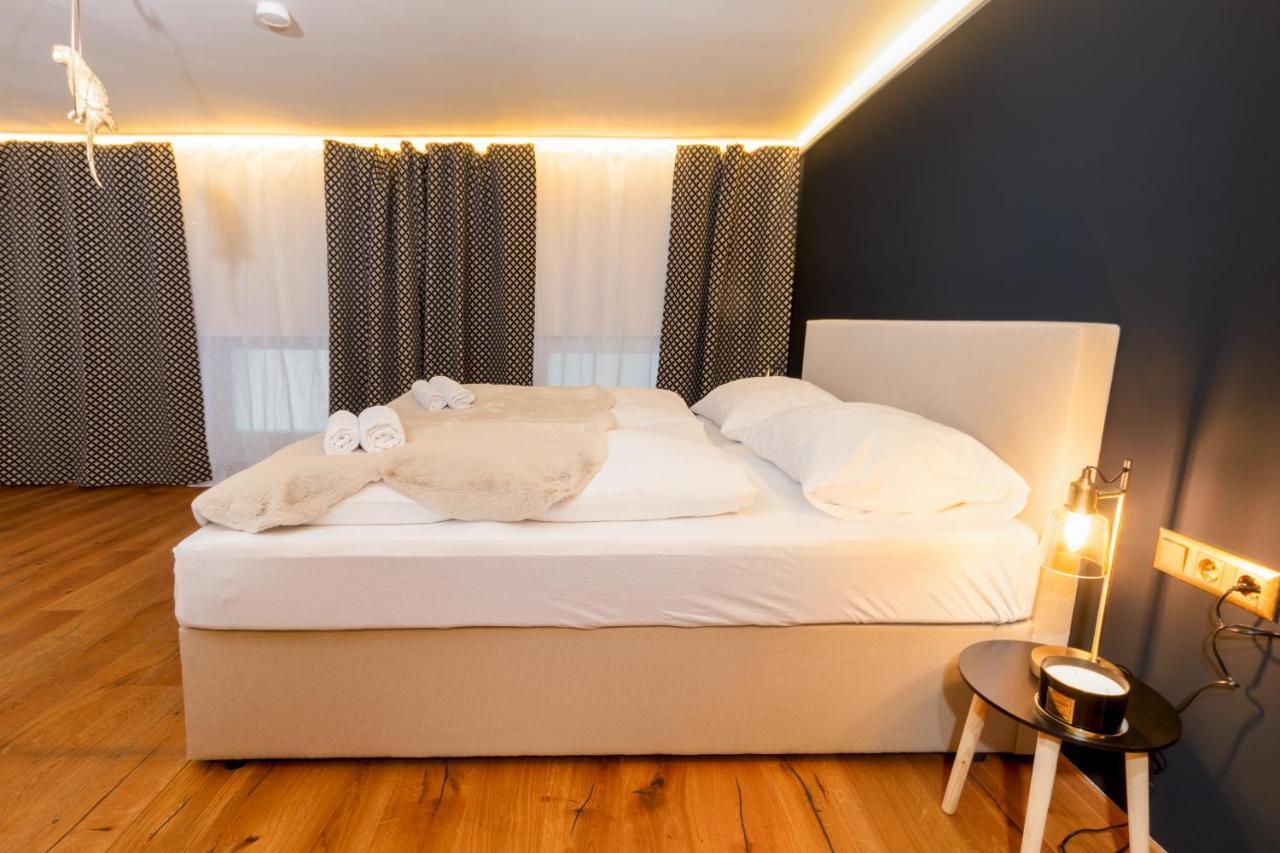 Zentral - Netflix - 2 Stoecke - Arbeitsplatz Wien